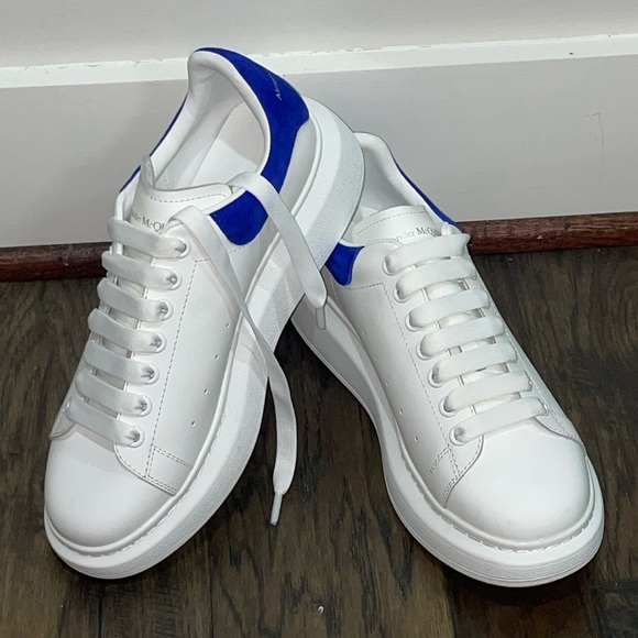 💙🤍NEW🤍💙 Alexander McQueen Men’s Sneakers. Size 42IT/9US (fits 41IT/8-8.5US)